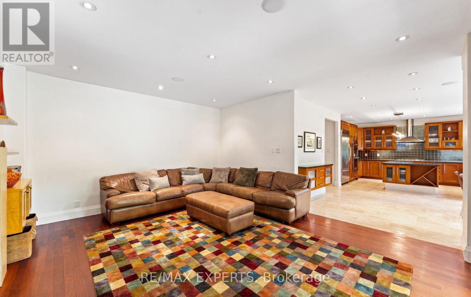120 Riverside Drive, Vaughan, Ontario  L4L 2L3 - Photo 8 - N12288575
