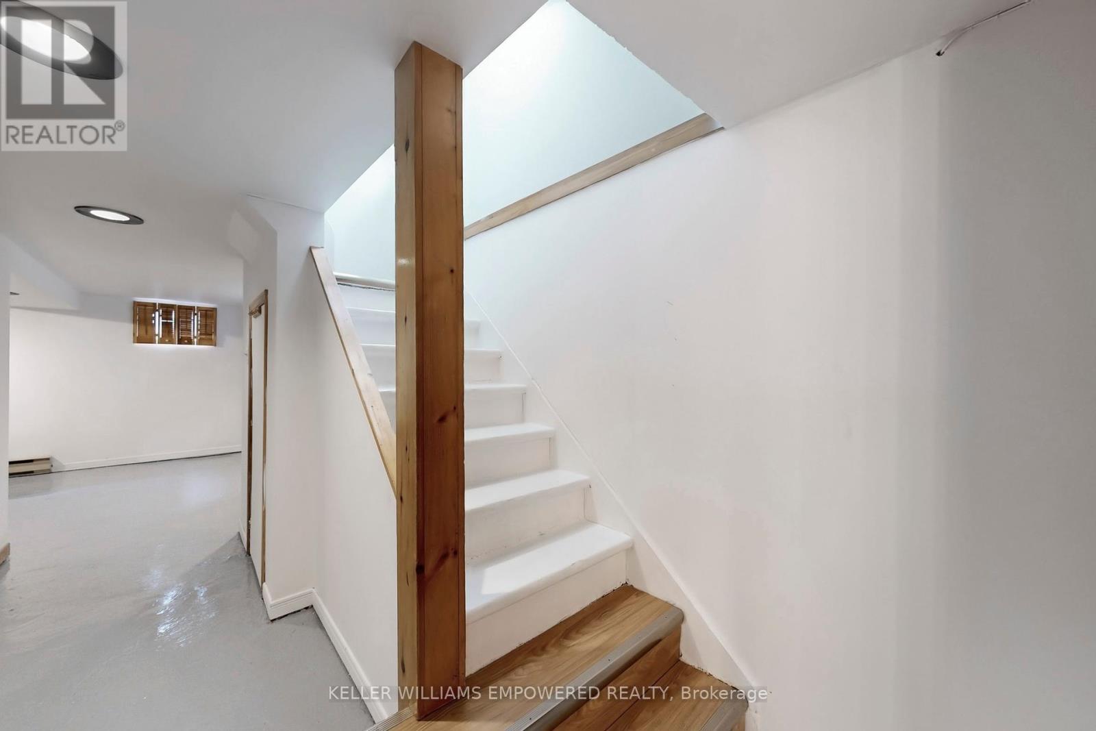 65 Long Branch Avenue, Toronto, Ontario  M8W 3J3 - Photo 32 - W12274864