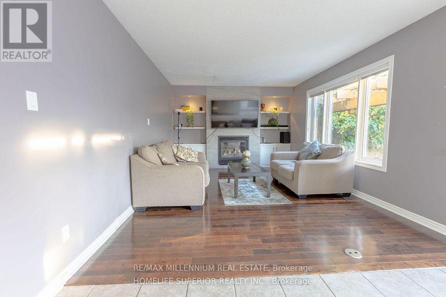 Property at 94 NIAGARA DRIVE N image 3