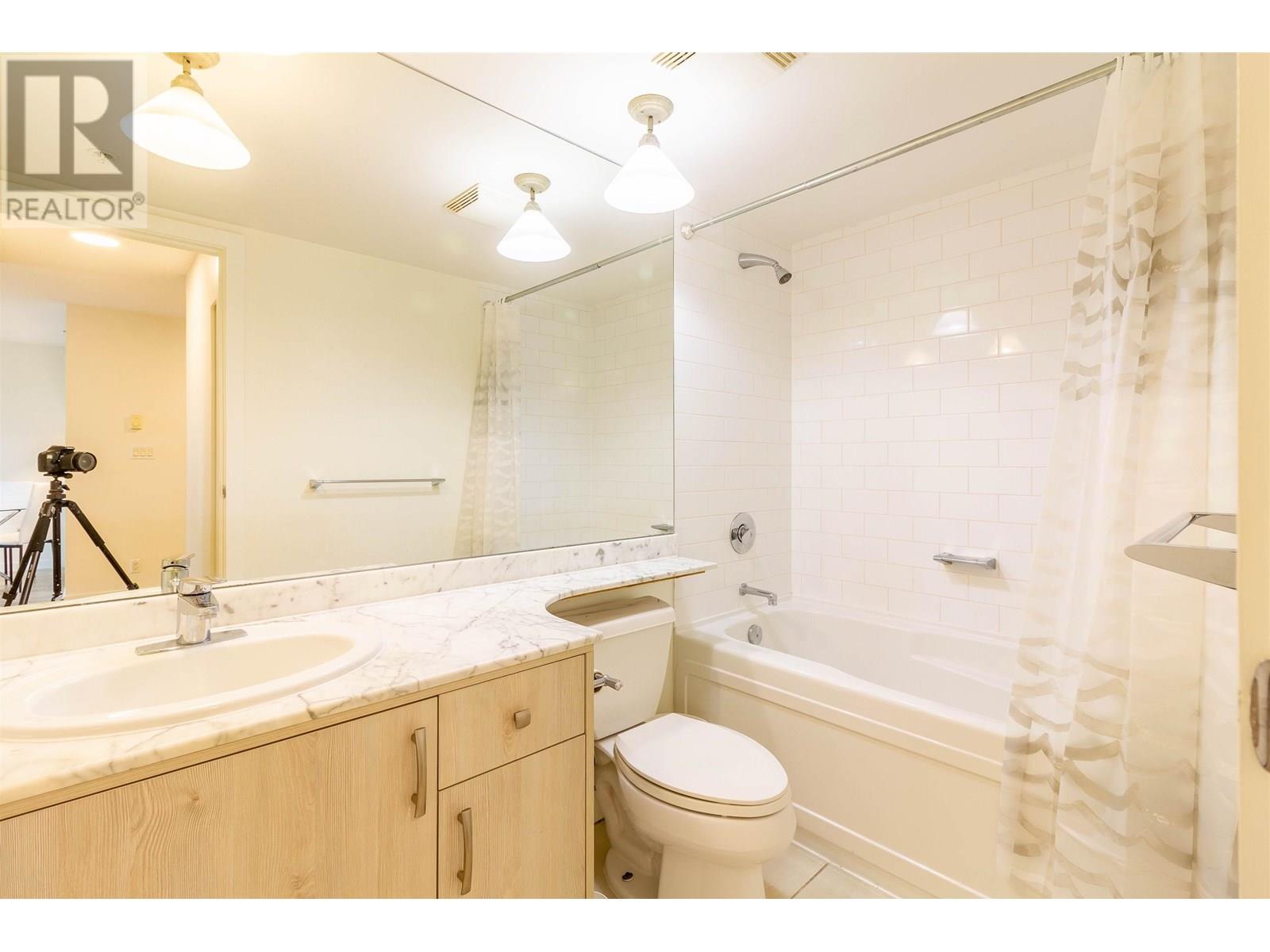 1203 1200 Georgia Street, Vancouver, British Columbia  V6E 4R2 - Photo 17 - R3027661