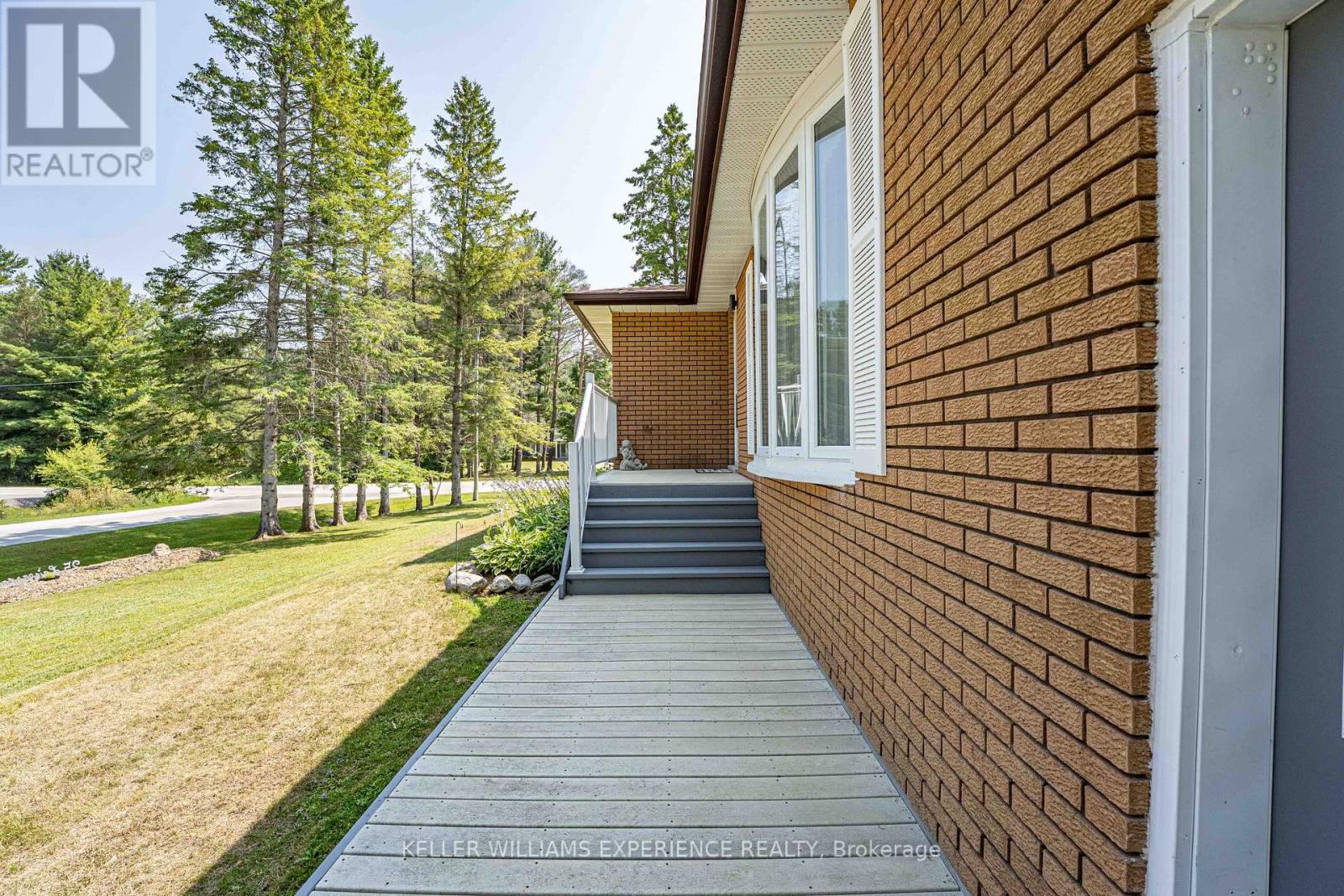 25 Lamers Crescent, Clearview (New Lowell), Ontario  L0M 1N0 - Photo 4 - S12289035