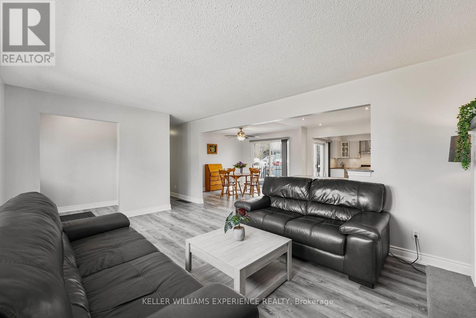 25 Lamers Crescent, Clearview (New Lowell), Ontario  L0M 1N0 - Photo 7 - S12289035