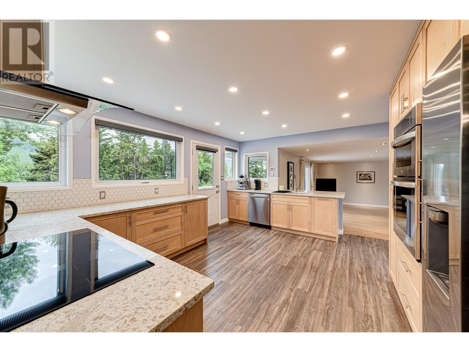 920 Alpine Way