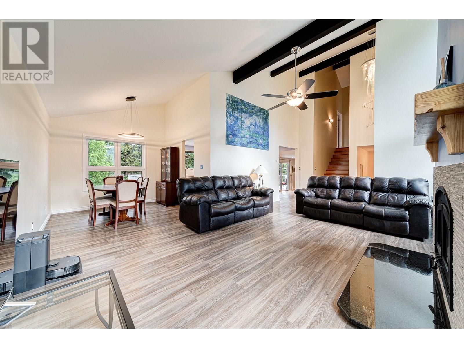 920 Alpine Way