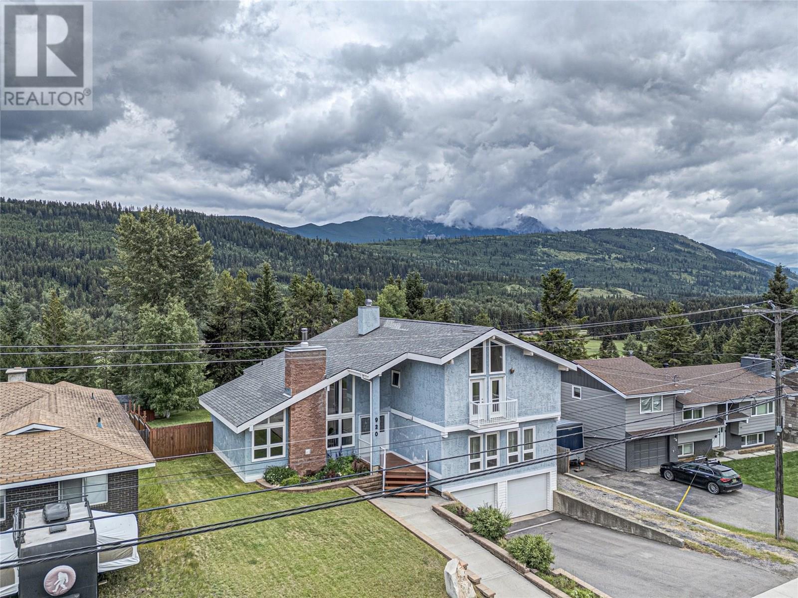 920 Alpine Way