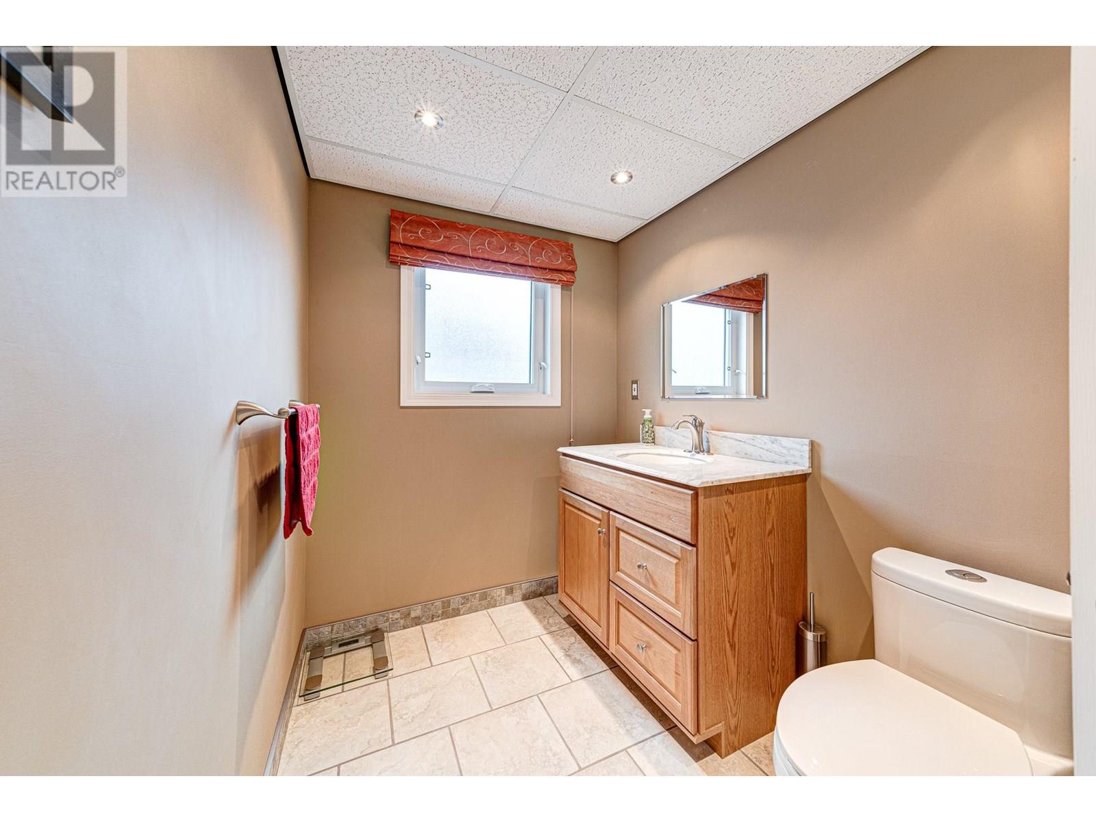 920 Alpine Way, Elkford, British Columbia  V0B 1H0 - Photo 24 - 10355843