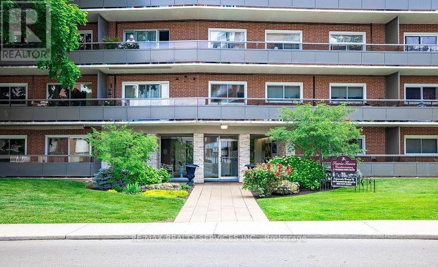 Property at 203 - 11 WOODMAN DRIVE S image 1
