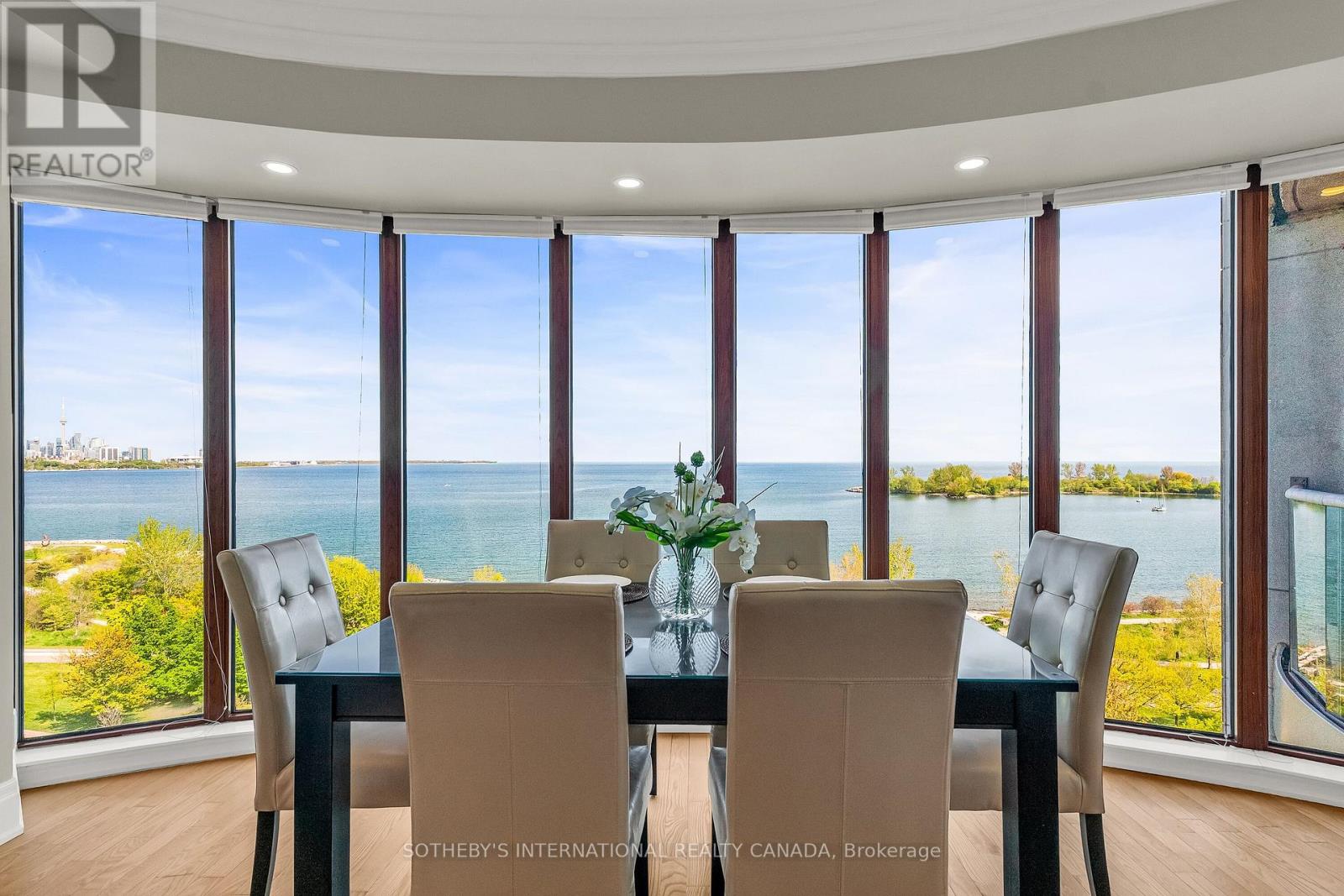 Property at 818 - 2095 LAKE SHORE BOULEVARD W image 1
