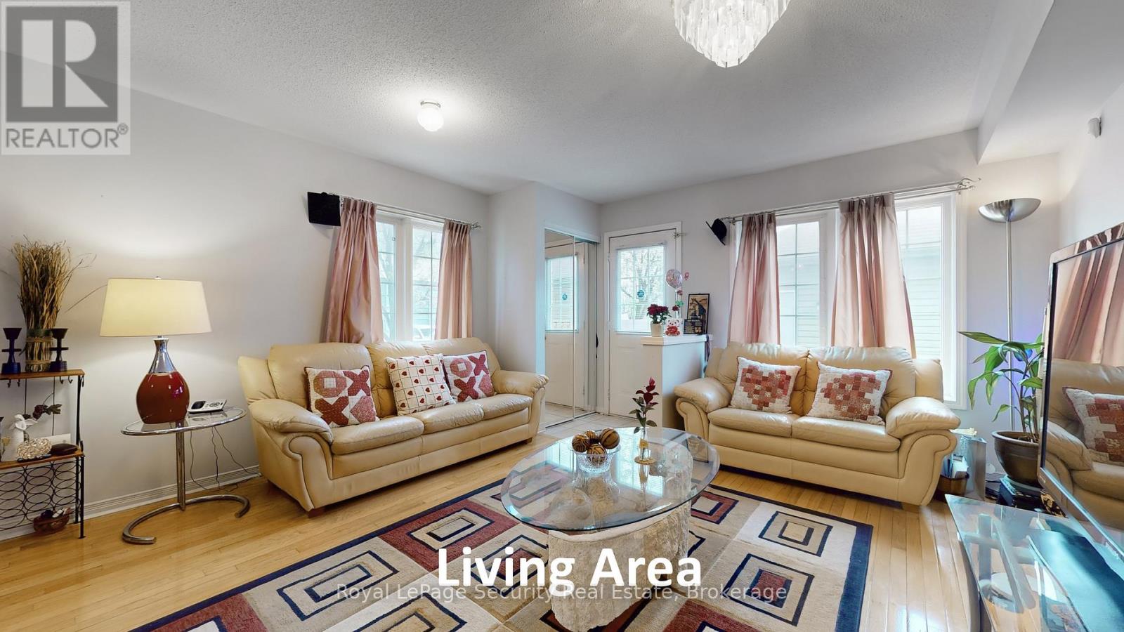 1017 Roselawn Avenue, Toronto, Ontario  M6B 4N1 - Photo 10 - W12289073