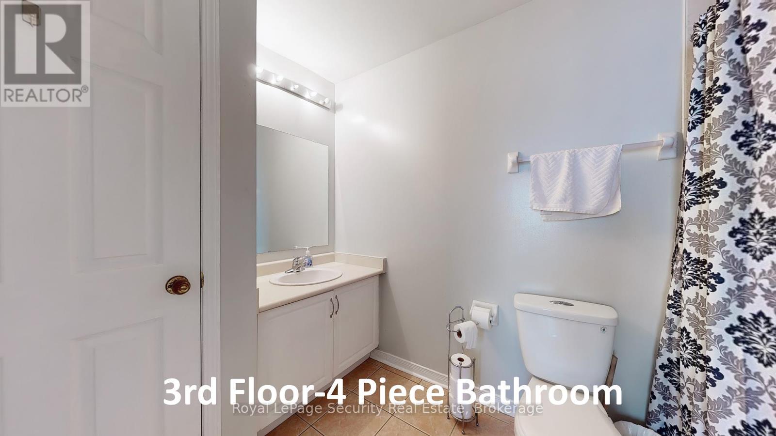 1017 Roselawn Avenue, Toronto, Ontario  M6B 4N1 - Photo 32 - W12289073