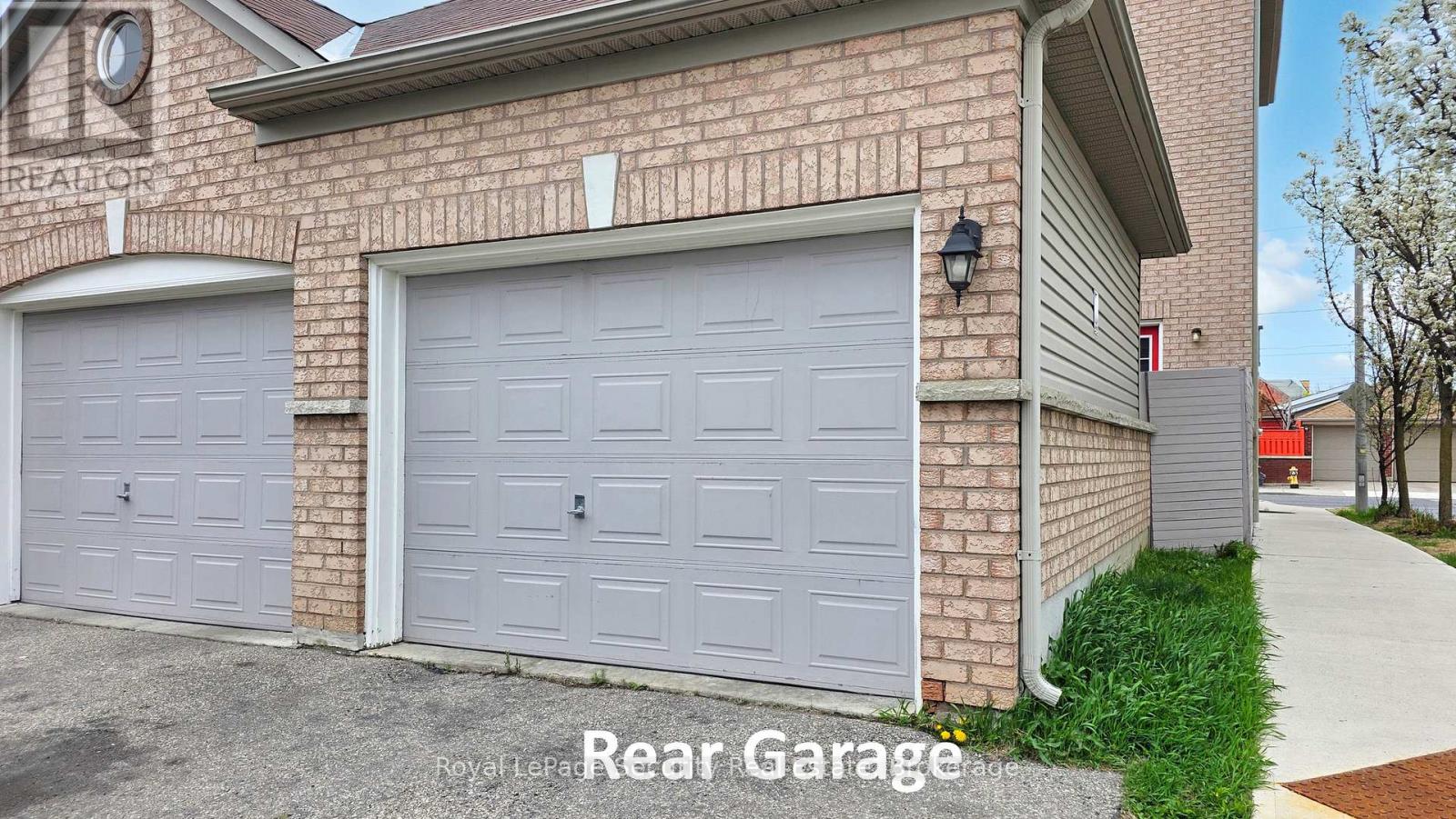1017 Roselawn Avenue, Toronto, Ontario  M6B 4N1 - Photo 39 - W12289073