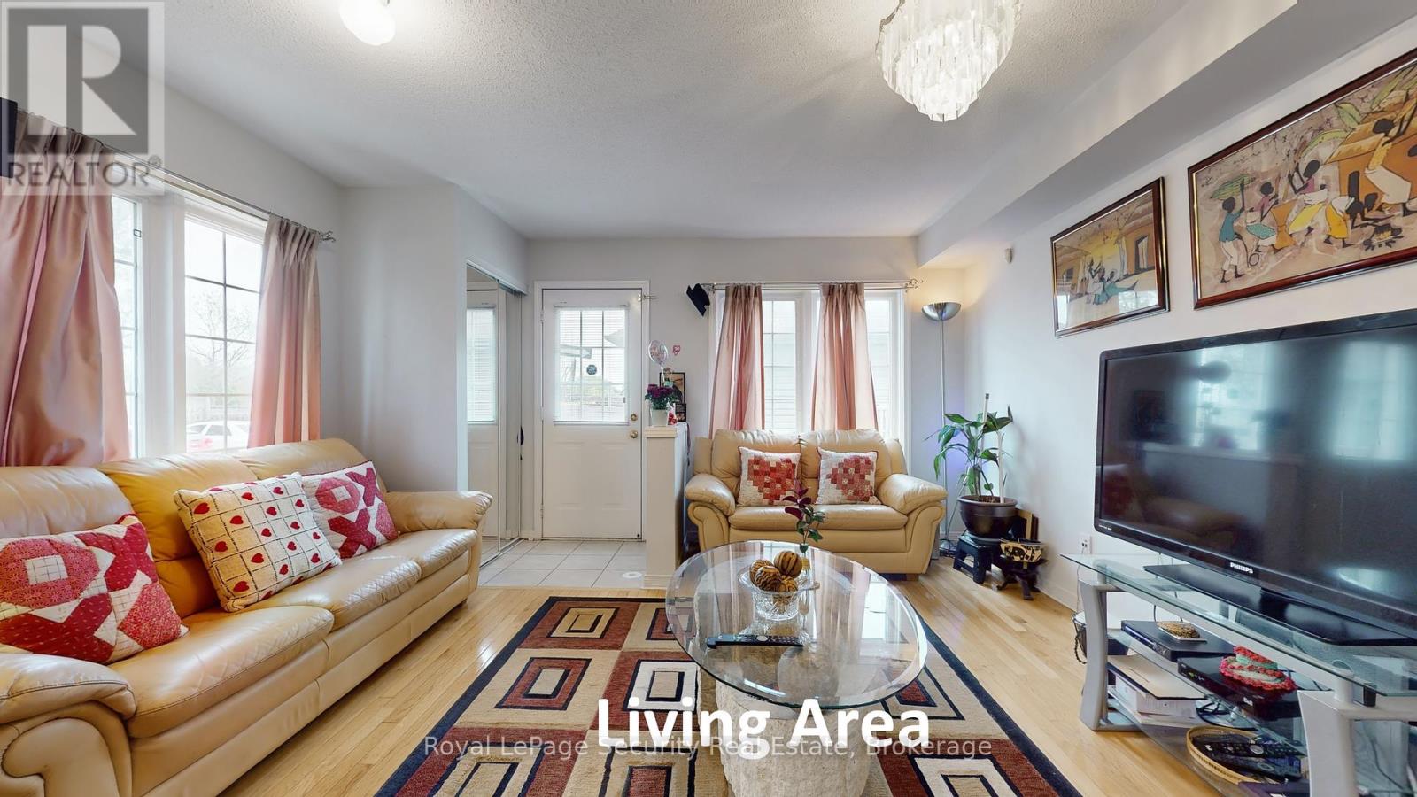 1017 Roselawn Avenue, Toronto, Ontario  M6B 4N1 - Photo 8 - W12289073