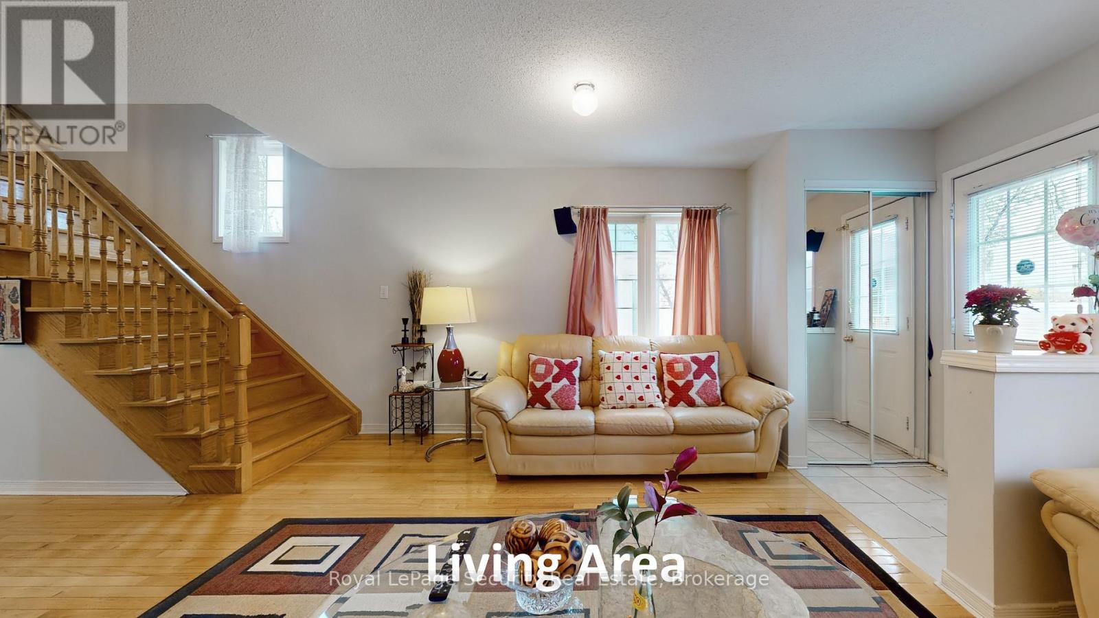 1017 Roselawn Avenue, Toronto, Ontario  M6B 4N1 - Photo 9 - W12289073