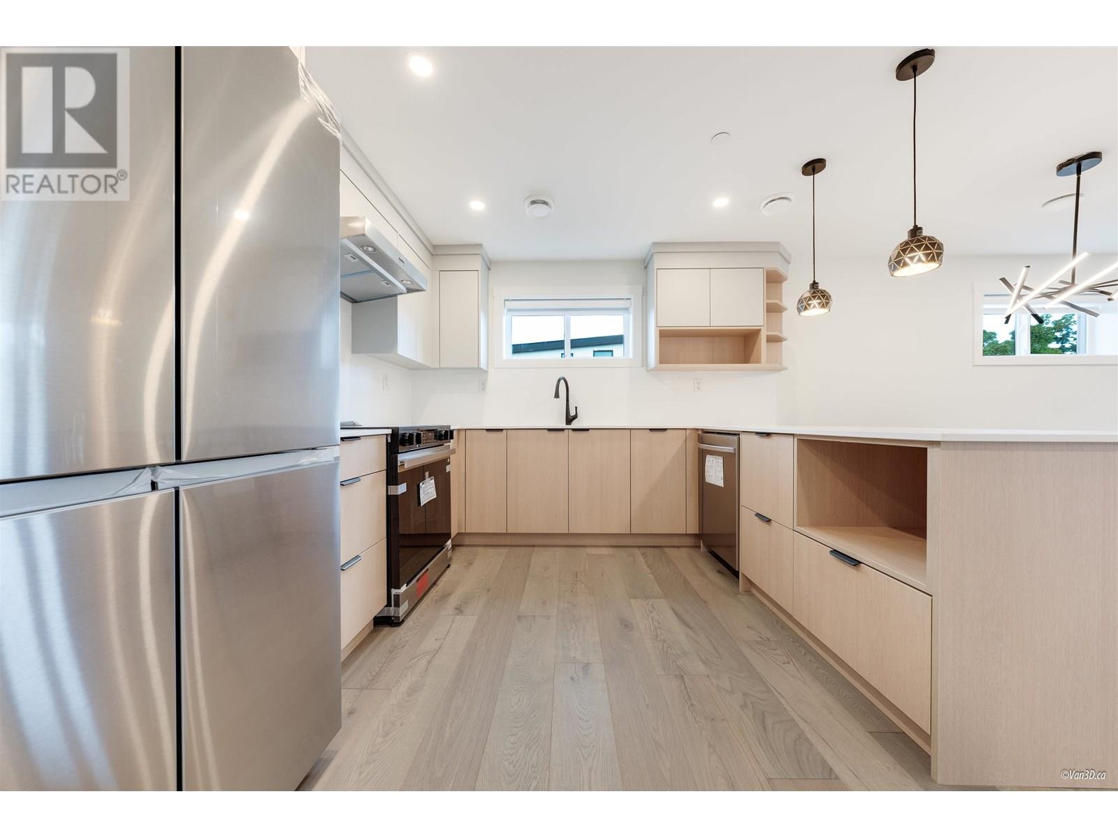Property at 203 5092 SLOCAN STREET image 4