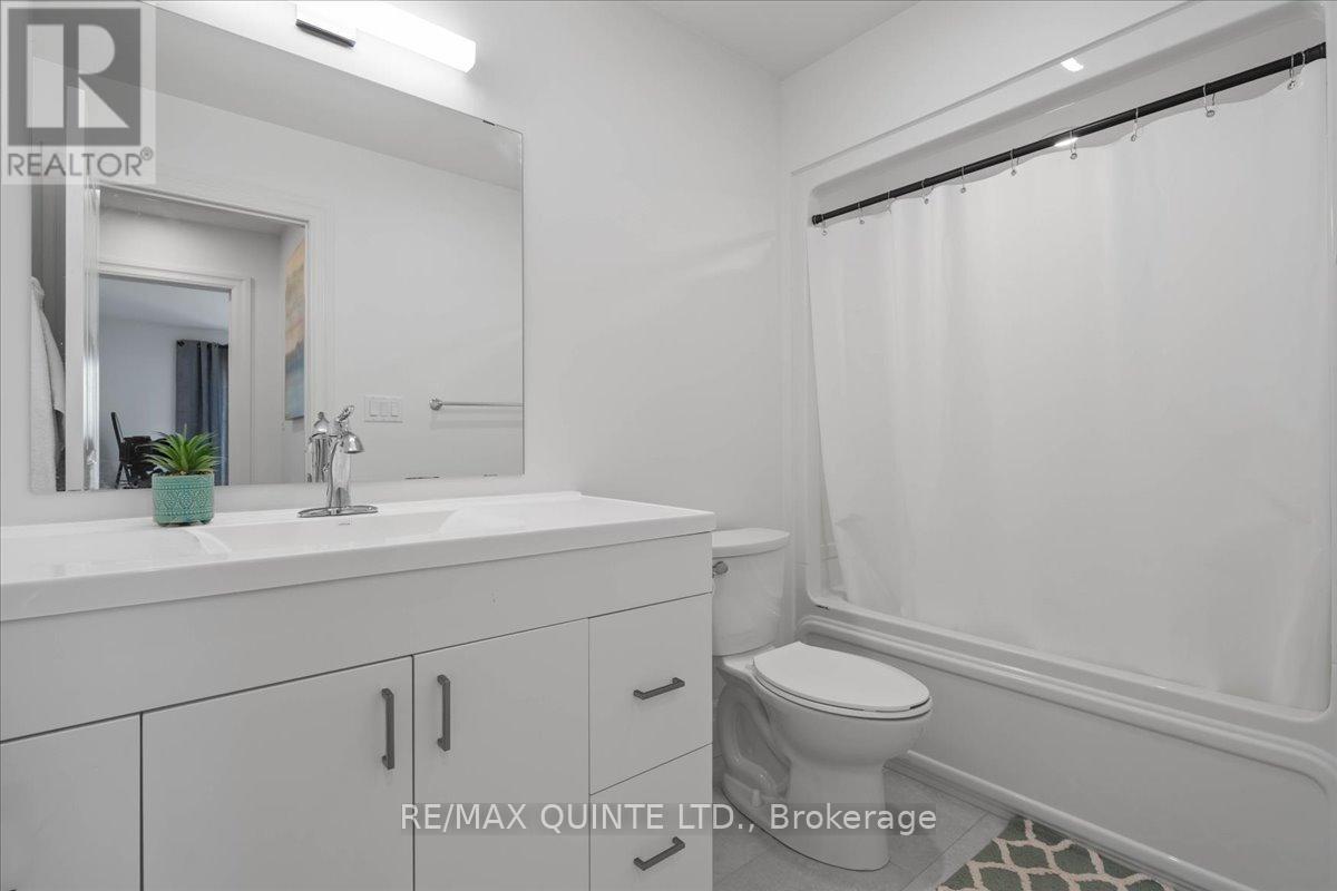 57 Markland Avenue, Prince Edward County, Ontario  K0K 2T0 - Photo 21 - X12289217