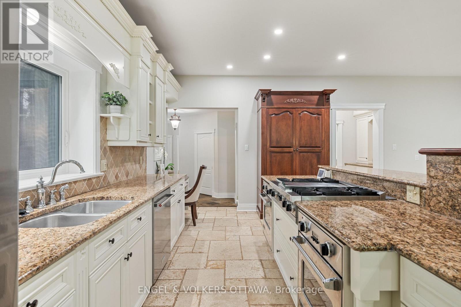 1412 Houston Crescent, Ottawa, Ontario  K2W 1B6 - Photo 14 - X12289230