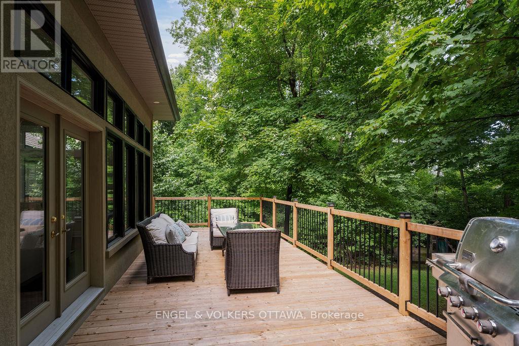 1412 Houston Crescent, Ottawa, Ontario  K2W 1B6 - Photo 16 - X12289230