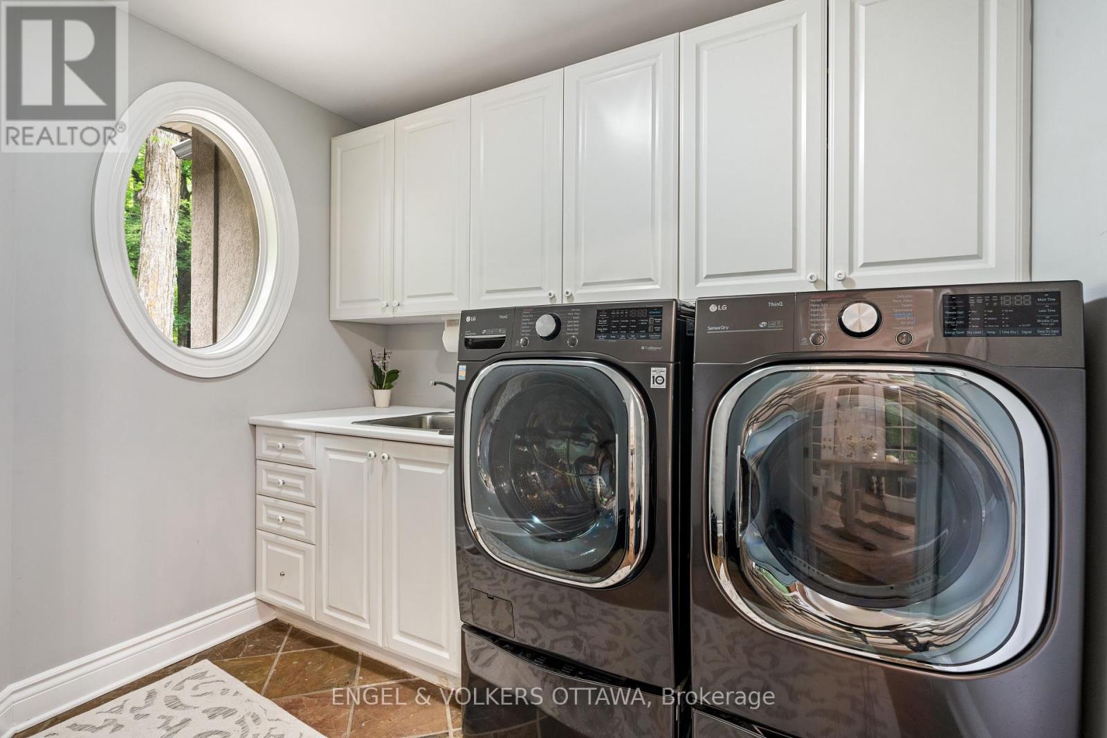 1412 Houston Crescent, Ottawa, Ontario  K2W 1B6 - Photo 31 - X12289230