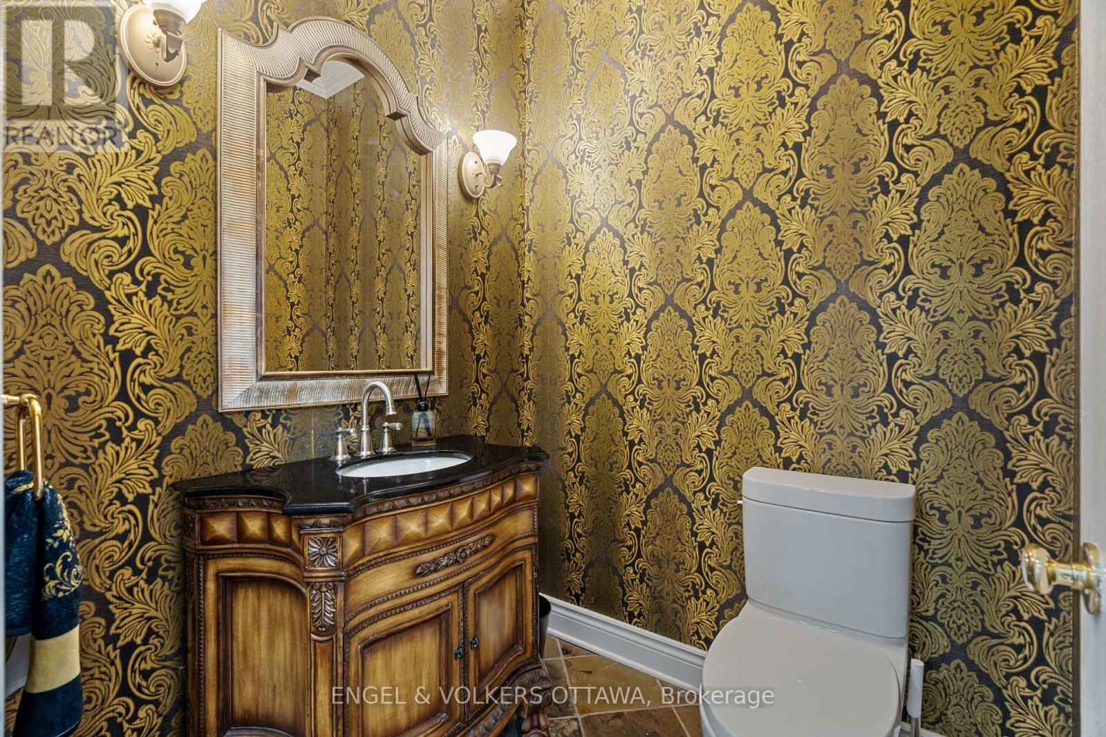 1412 Houston Crescent, Ottawa, Ontario  K2W 1B6 - Photo 32 - X12289230