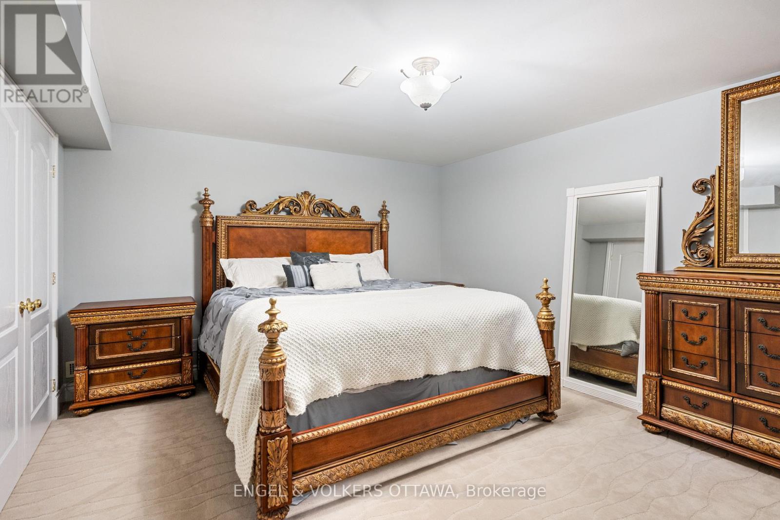 1412 Houston Crescent, Ottawa, Ontario  K2W 1B6 - Photo 39 - X12289230