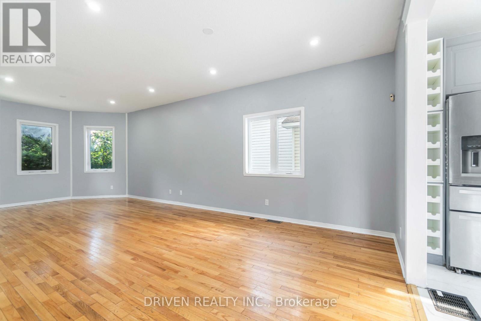 2207 Cecile Crescent, Clarence-Rockland, Ontario  K4K 1S4 - Photo 5 - X12289261