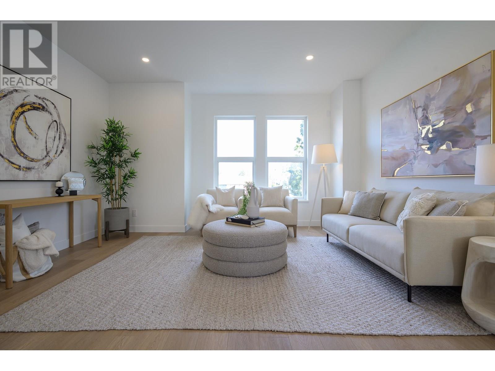 Property at 1 4788 54A STREET image 4