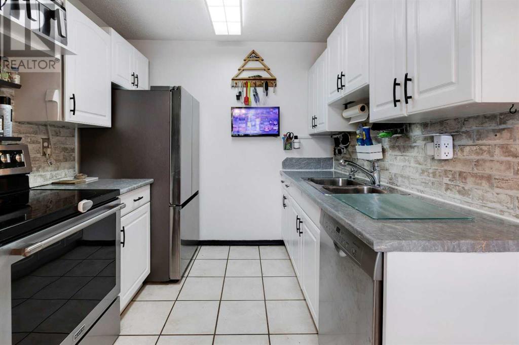 Property at 25, 6100 4 Avenue NE image 3