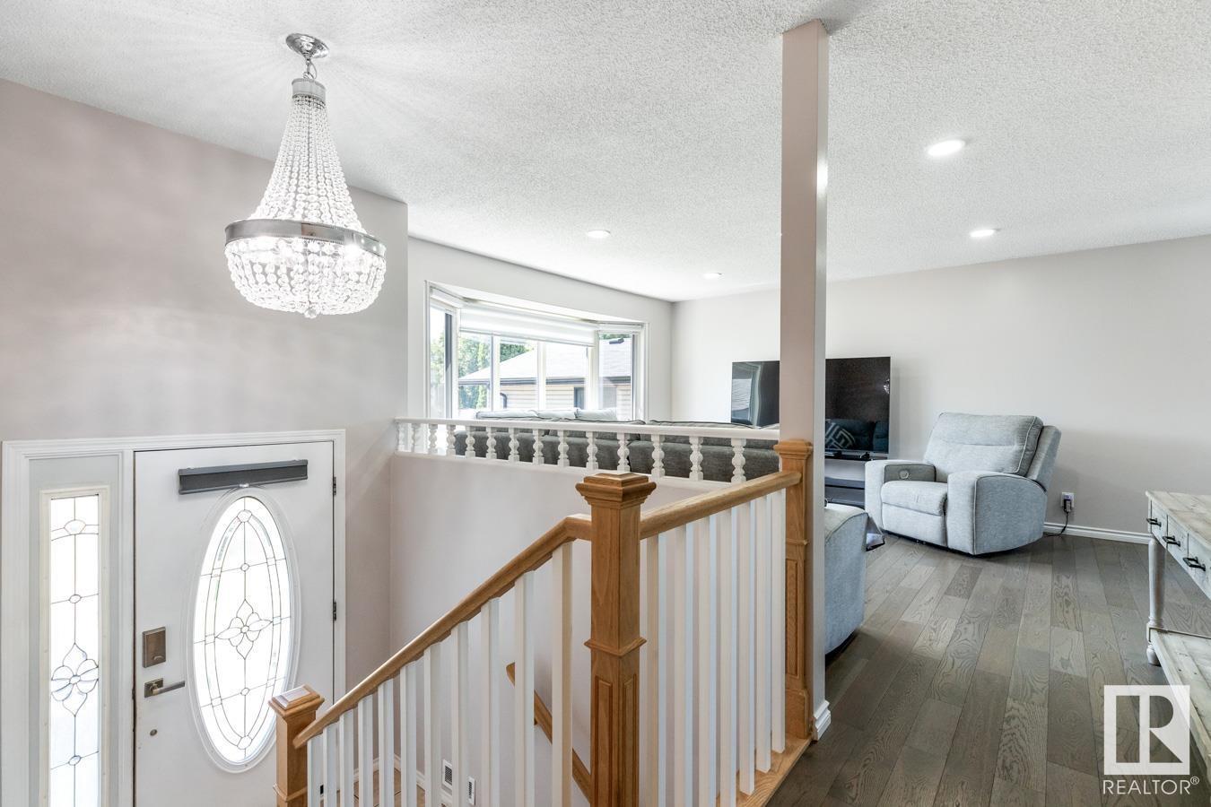 Property at 255 HUMBERSTONE RD NW image 4