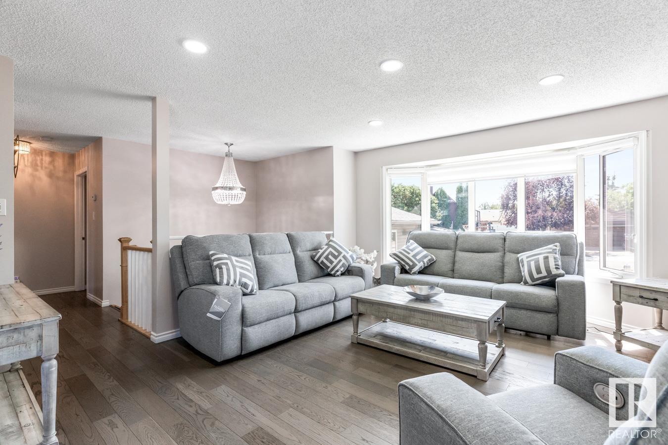 Property at 255 HUMBERSTONE RD NW image 5