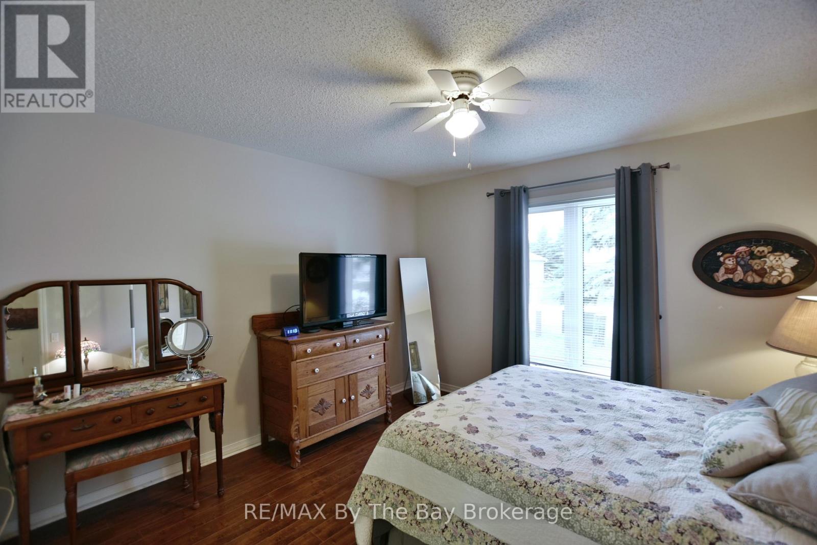 27 Pennsylvania Avenue, Wasaga Beach, Ontario  L9Z 3A8 - Photo 15 - S12274404