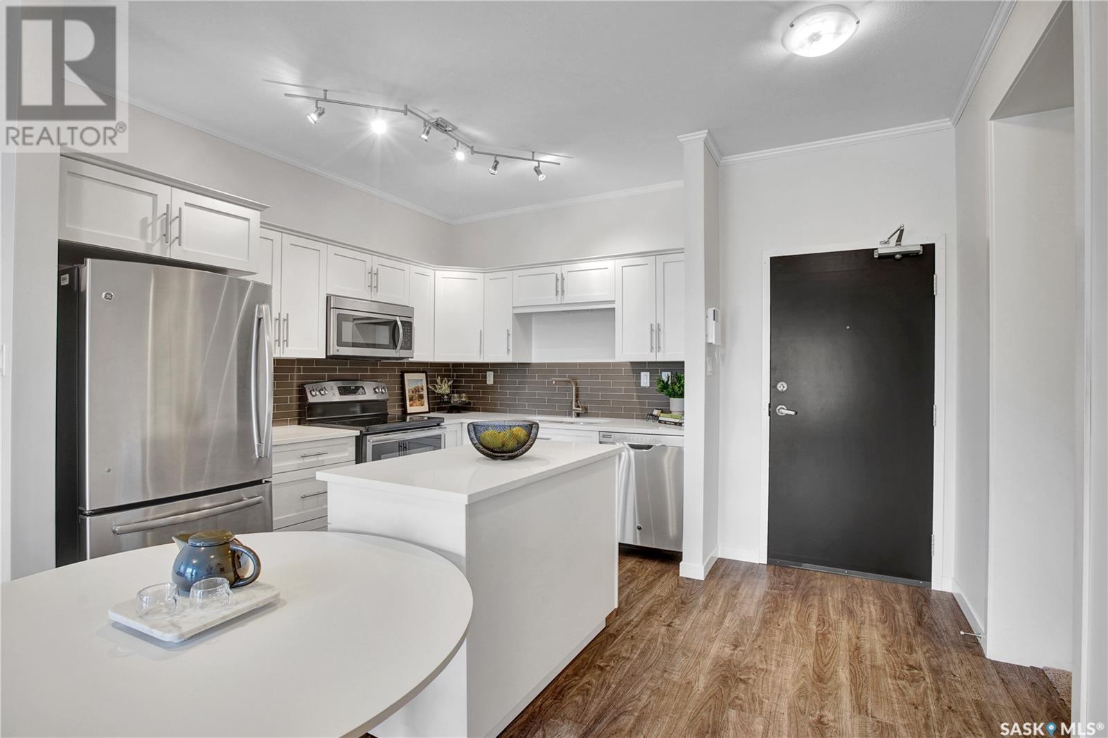 Property at 107 545 Hassard CLOSE image 3