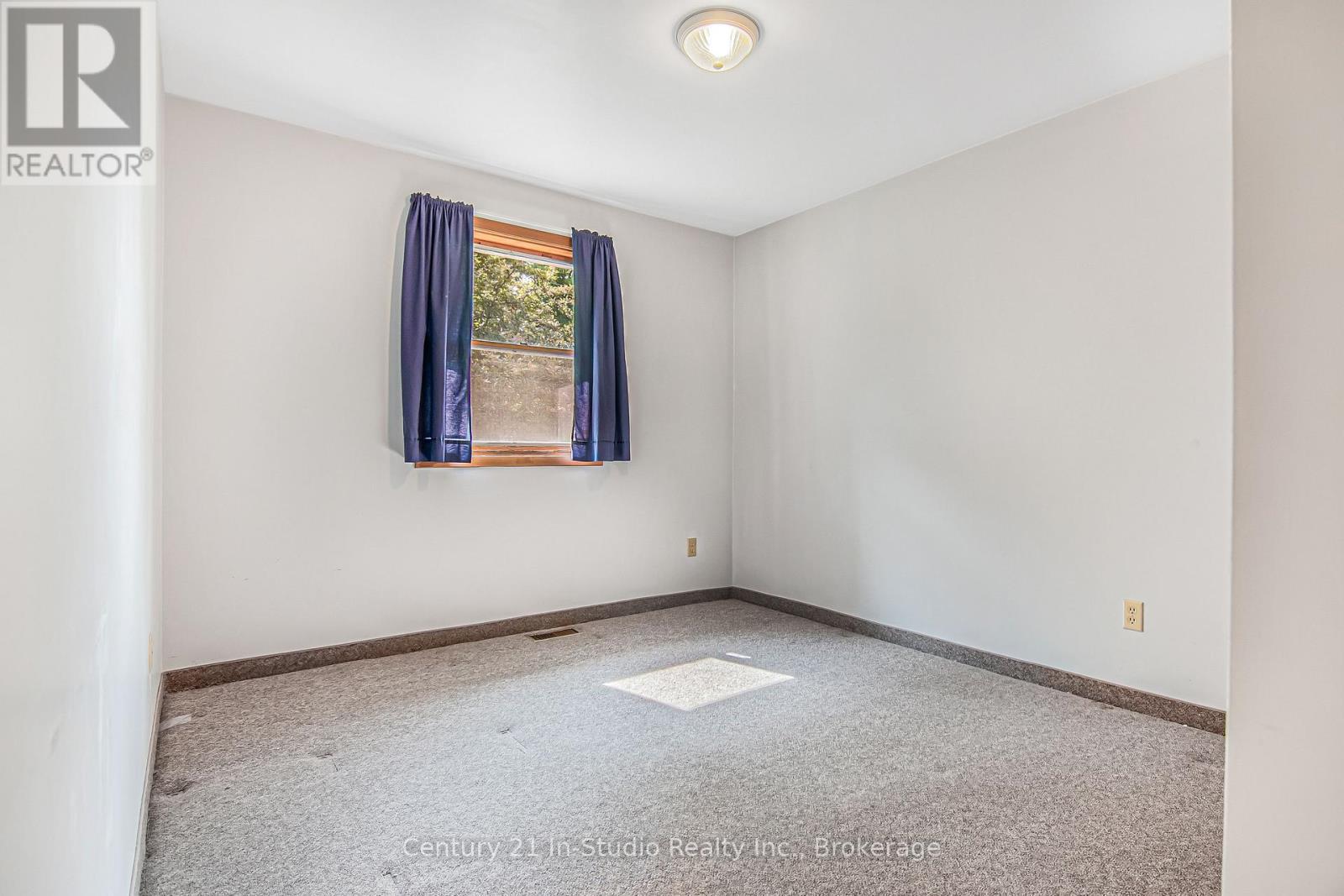 3 Gladstone Street, Huron-Kinloss, Ontario  N0G 2R0 - Photo 19 - X12289375