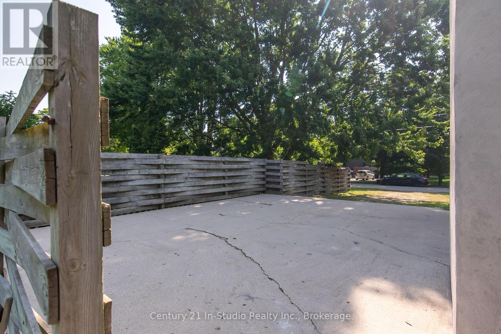 3 Gladstone Street, Huron-Kinloss, Ontario  N0G 2R0 - Photo 8 - X12289375