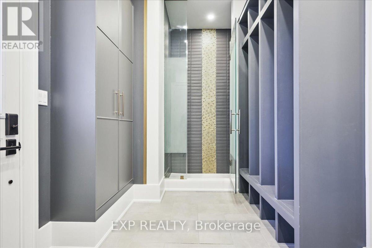 528 Wellington Crescent, Oakville, Ontario  L6L 4X5 - Photo 13 - W12289376
