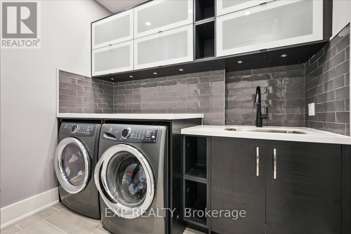 528 Wellington Crescent, Oakville, Ontario  L6L 4X5 - Photo 34 - W12289376