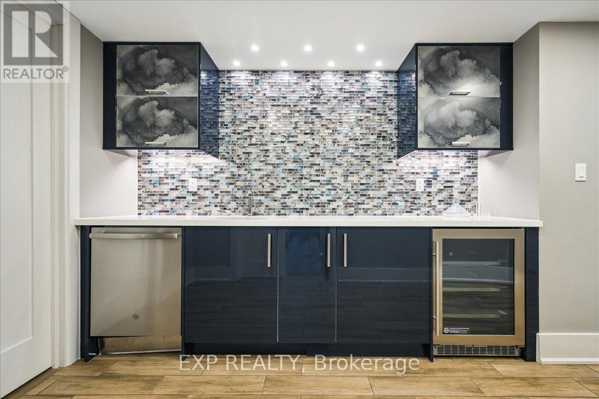 528 Wellington Crescent, Oakville, Ontario  L6L 4X5 - Photo 42 - W12289376