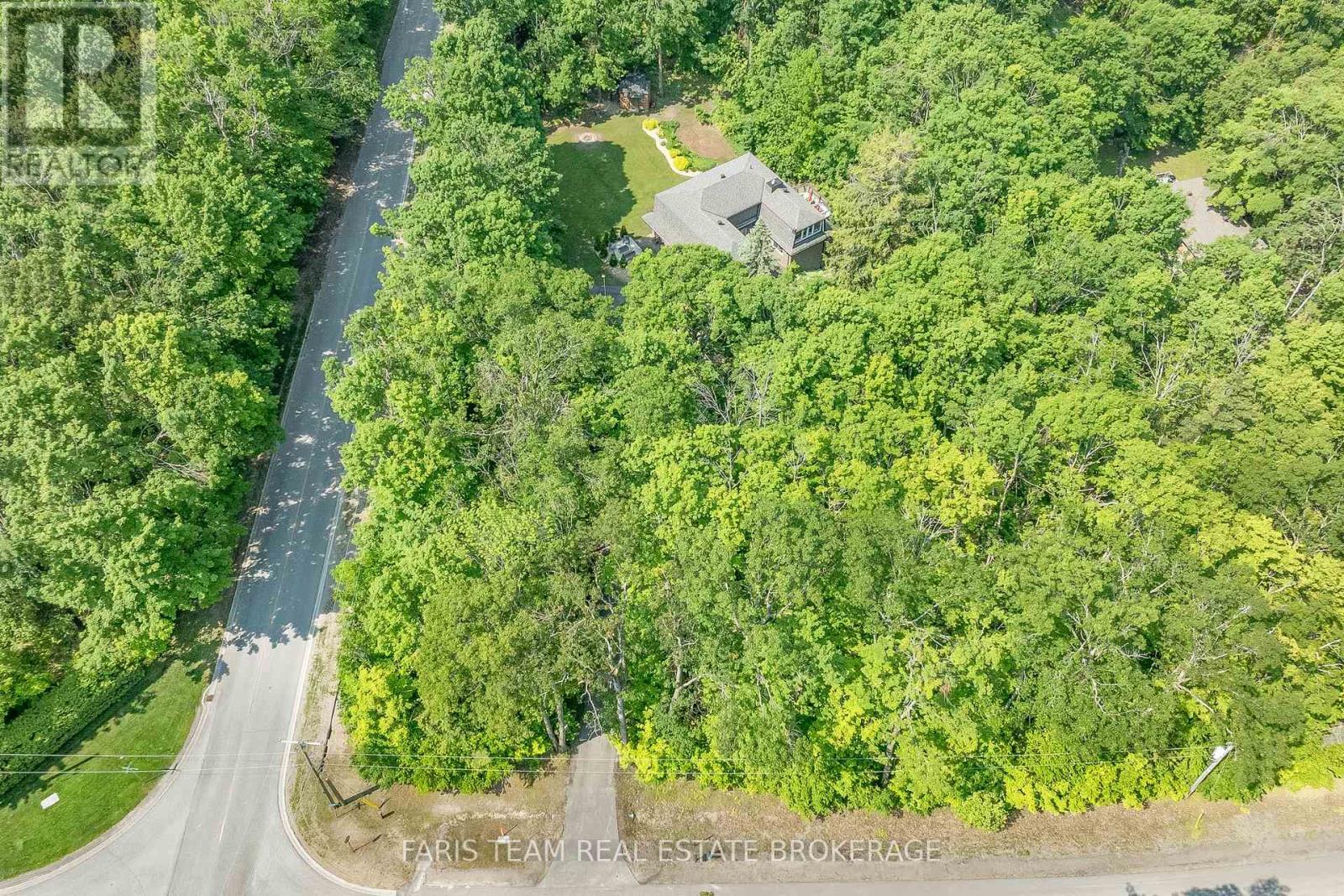 Property at 2 WOODLAND CRESCENT image 3