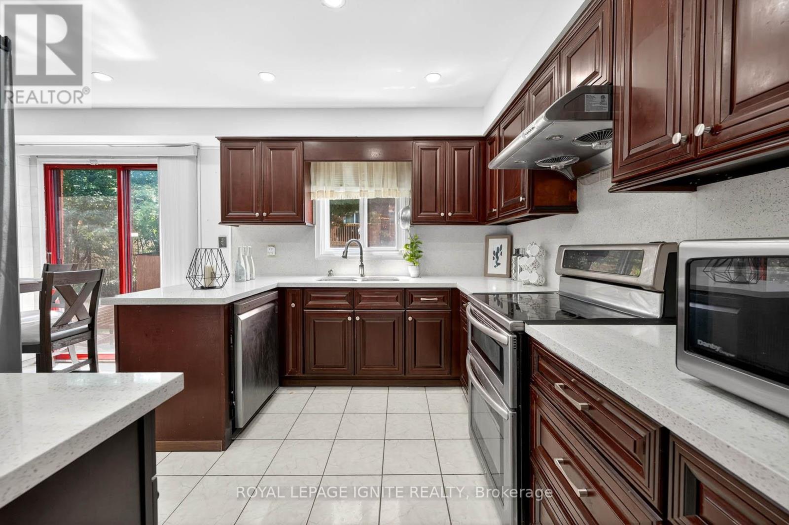 120 Littles Road, Toronto, Ontario  M1B 5G7 - Photo 13 - E12289382