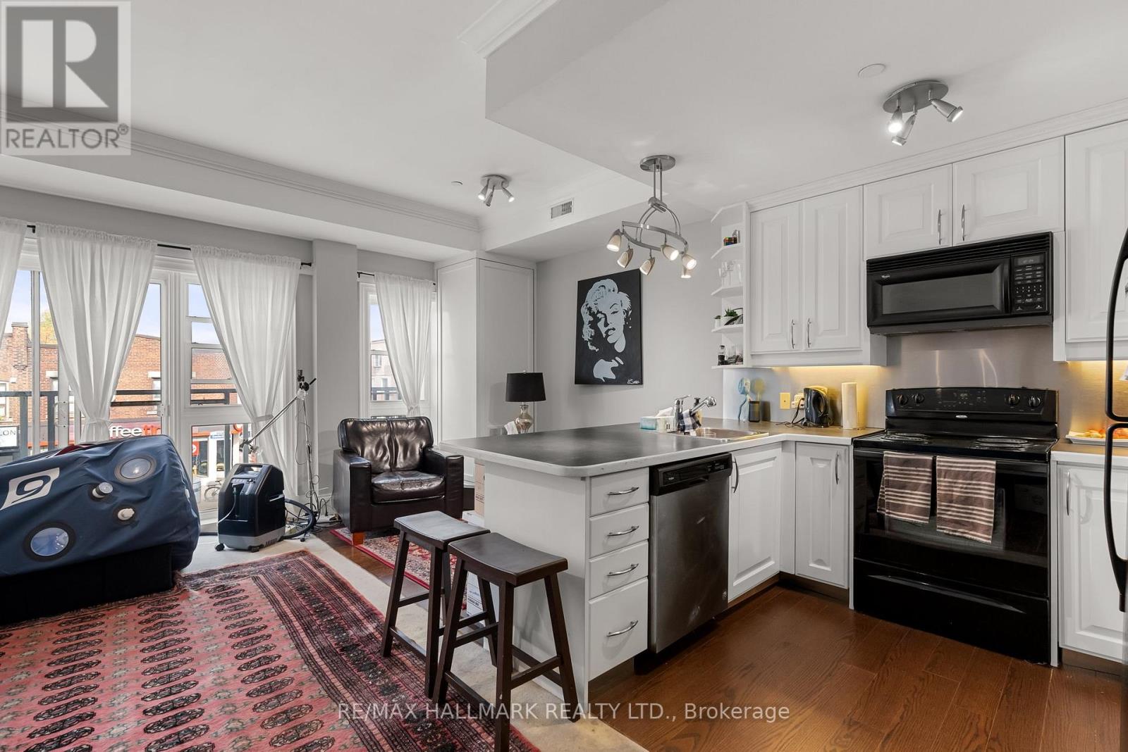 2151 Danforth Avenue, Toronto, Ontario  M4C 1K2 - Photo 5 - E12289387