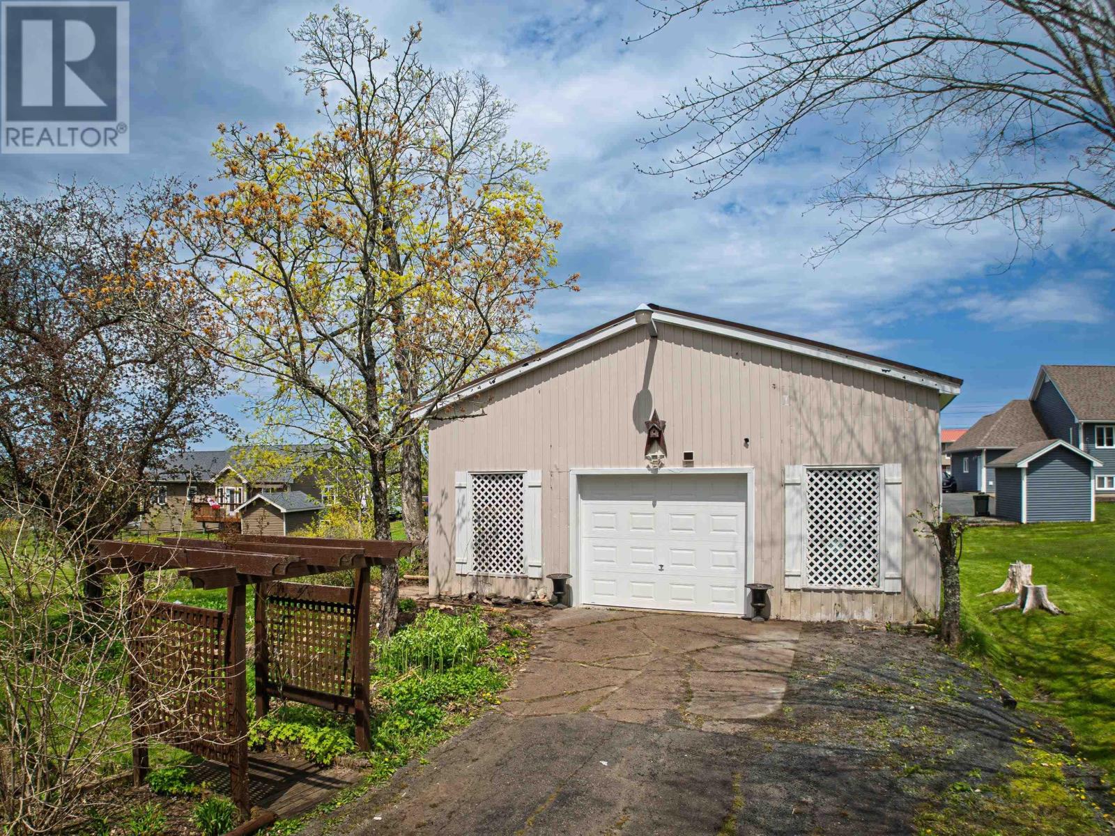 74 Kitchener Street, Stewiacke, Nova Scotia  B0N 2J0 - Photo 3 - 202511213