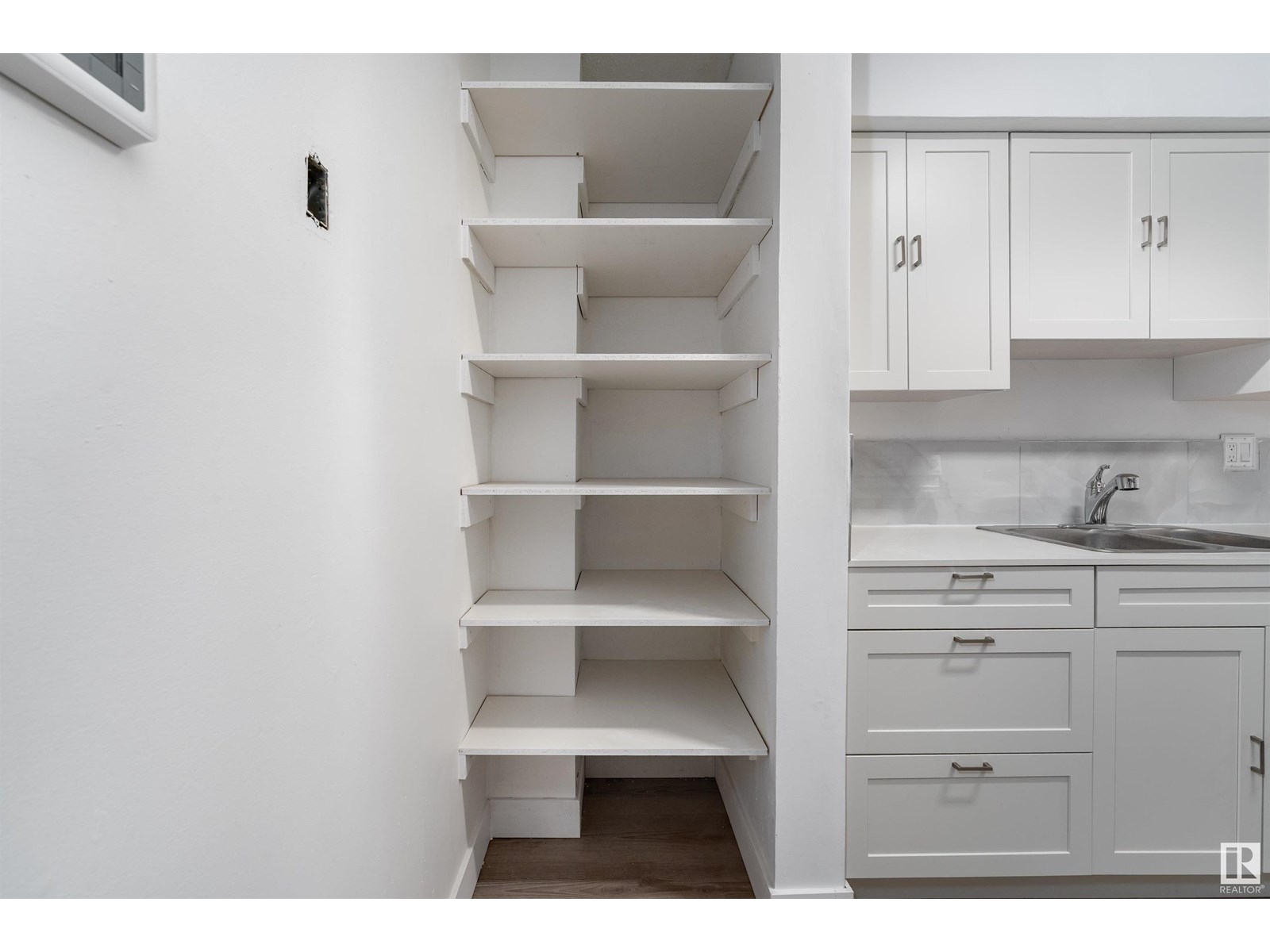 Property at #8 14230 80 ST NW image 3