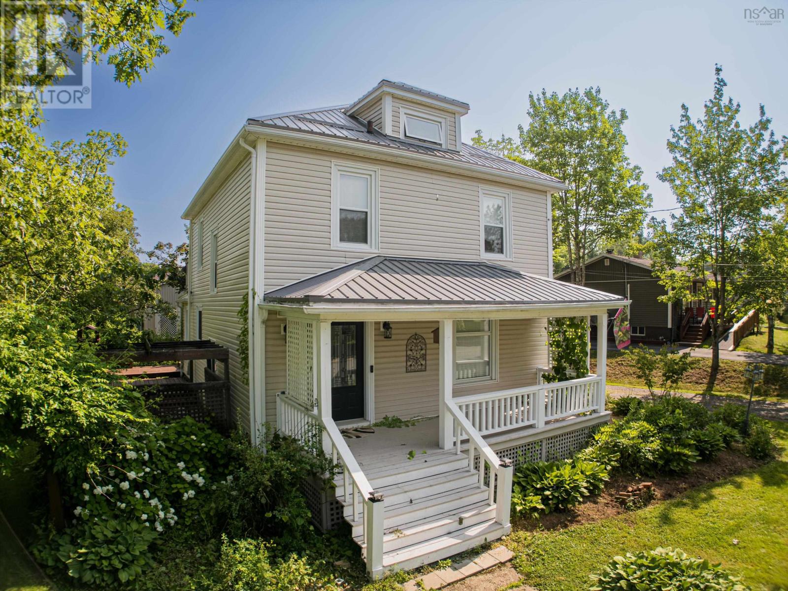 74 Kitchener Street, Stewiacke, Nova Scotia  B0N 2J0 - Photo 2 - 202511213