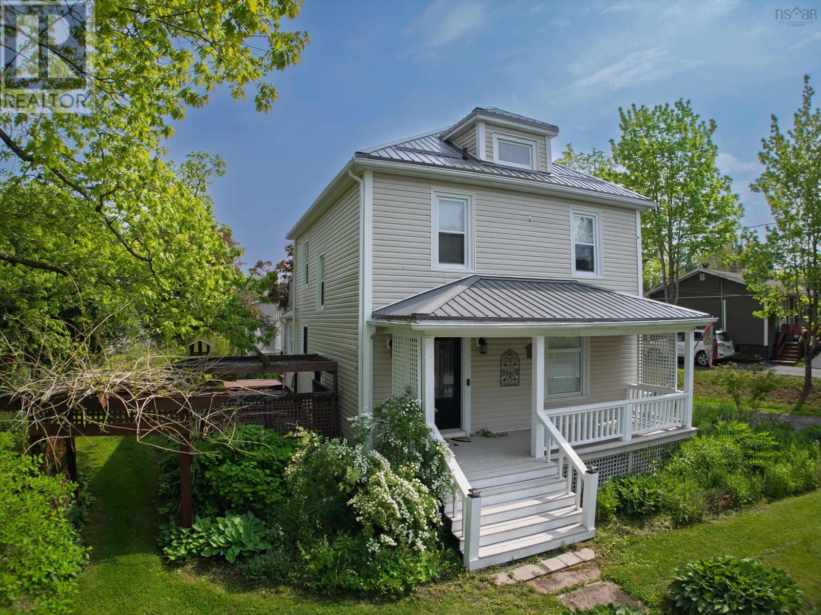 74 Kitchener Street, Stewiacke, Nova Scotia  B0N 2J0 - Photo 8 - 202511213