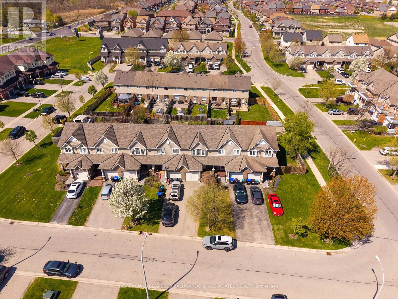 Property at 70 RUTHVEN CRESCENT image 3