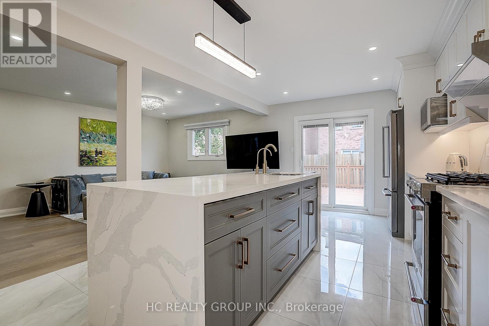 116 Westhampton Drive, Vaughan, Ontario  L4J 7J6 - Photo 19 - N12289404