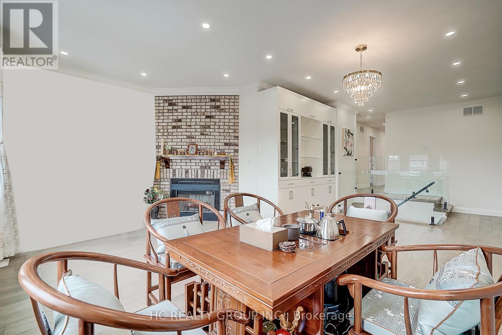 Property at 116 WESTHAMPTON DRIVE image 3