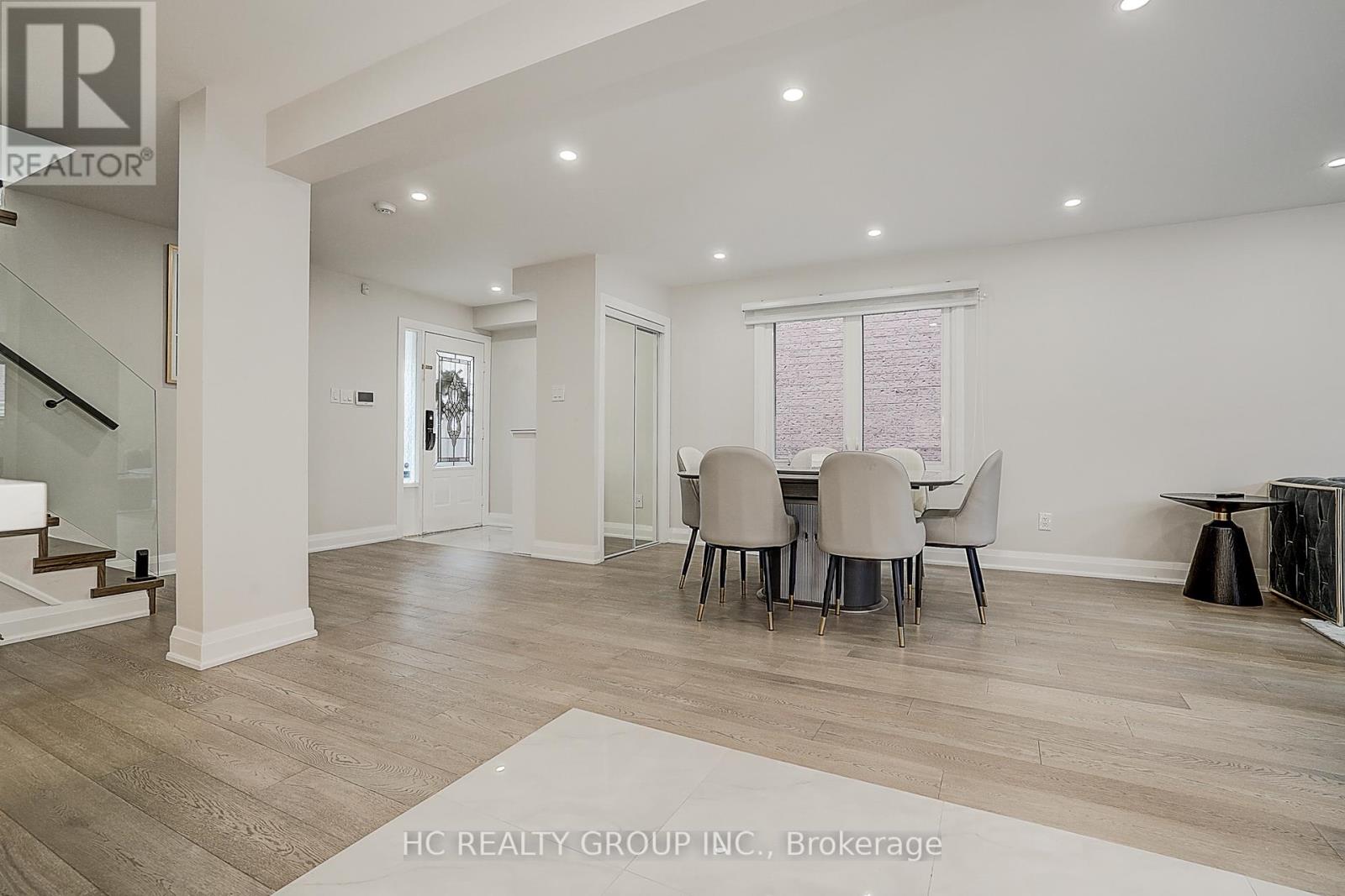 116 Westhampton Drive, Vaughan, Ontario  L4J 7J6 - Photo 7 - N12289404