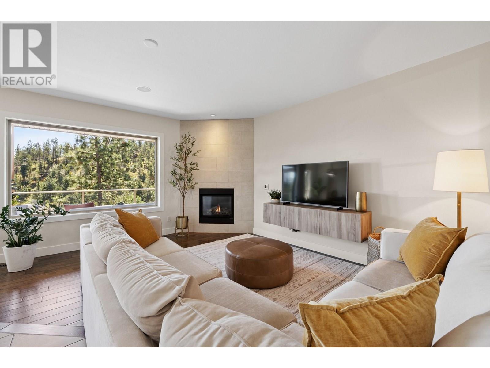 Property at 2450 Selkirk Drive Unit# 23 image 4