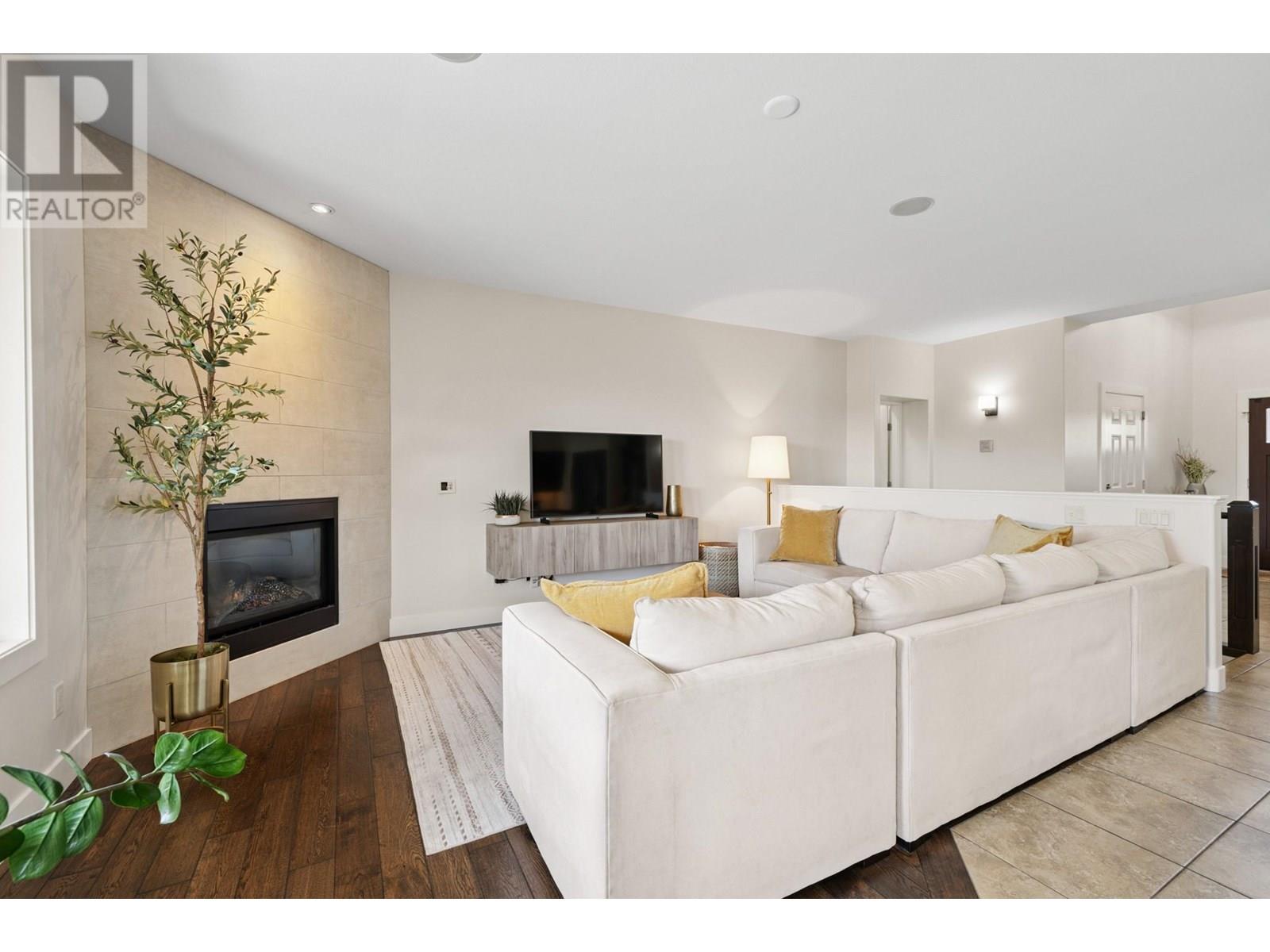 Property at 2450 Selkirk Drive Unit# 23 image 5