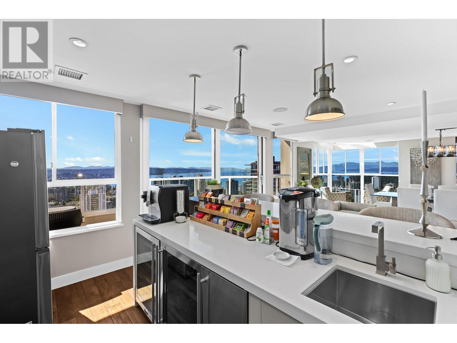 Listing Picture 23 of 38 : 3101 717 JERVIS STREET, Vancouver / 溫哥華 - 魯藝地產 Yvonne Lu Group - MLS Medallion Club Member